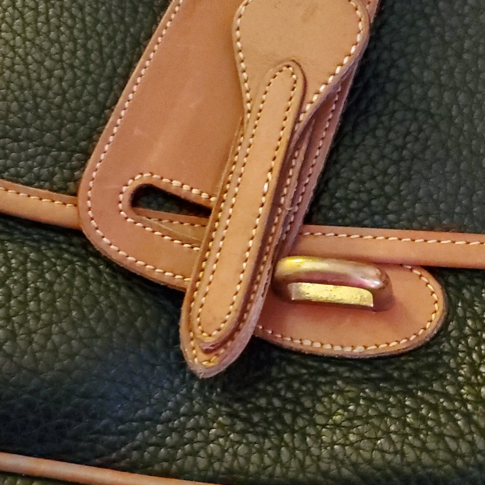 VINTAGE DOONEY PEBBLE LEATHER CROSSBODY. - Picture 7 of 8